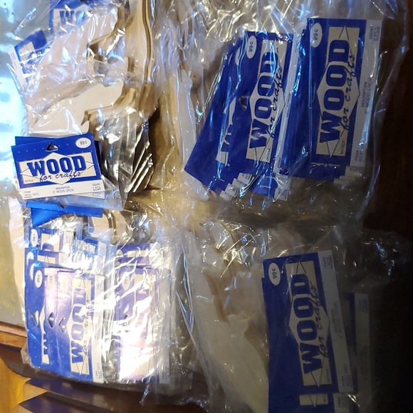 Wood Crow 6" Crafting Supply (48 packages/96 pieces) - Picture 4 of 4